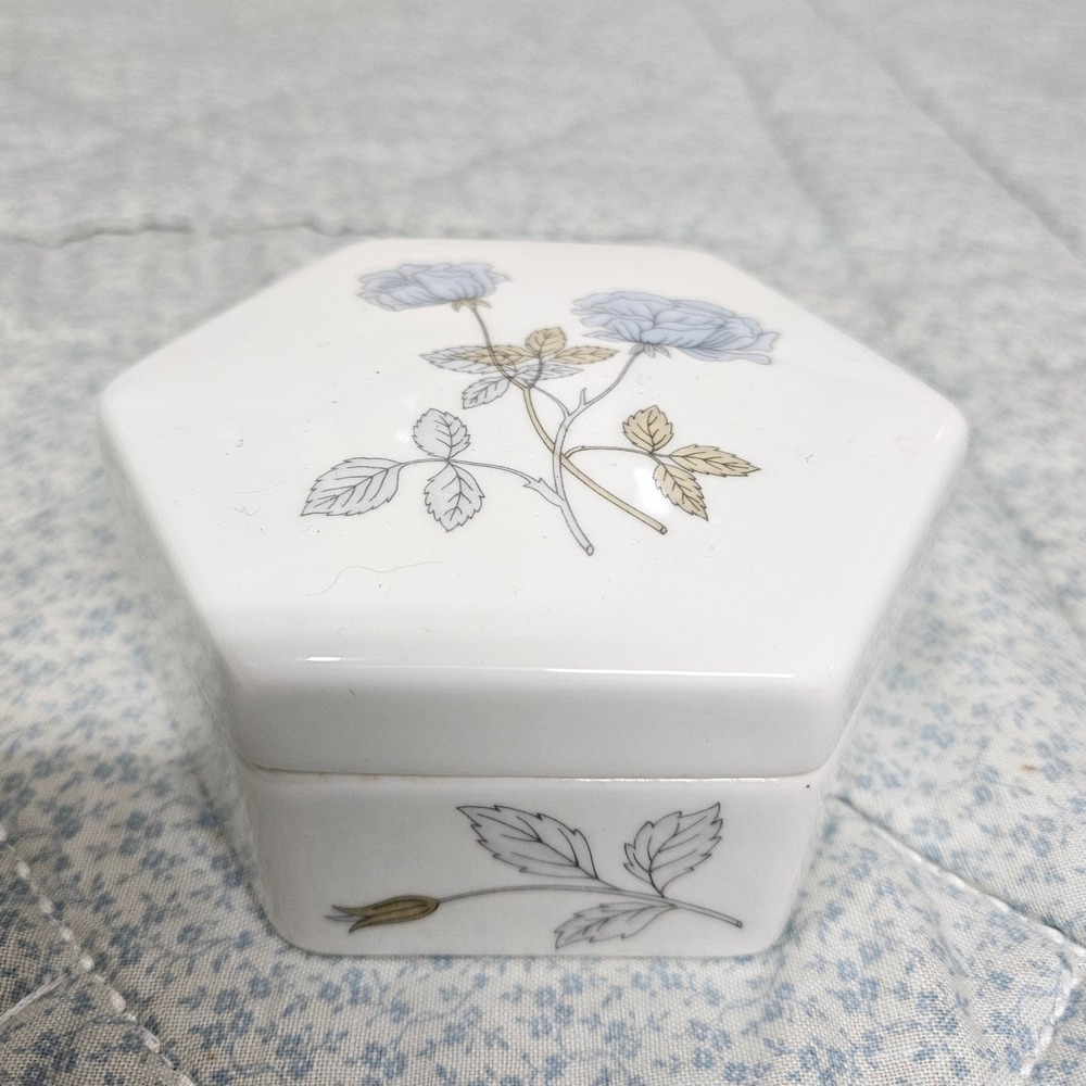 Vintage Wedgwood Bone China ICE ROSE Hexagon Trinket Box 3.25" England